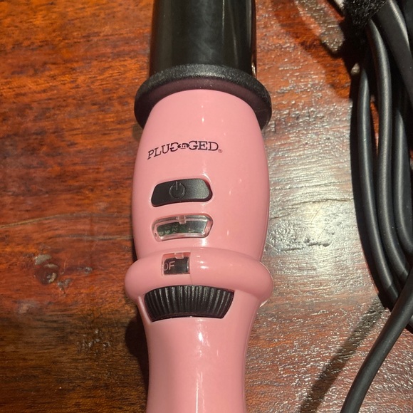 Revlon Pink Curling Wand - Picture 2 of 3